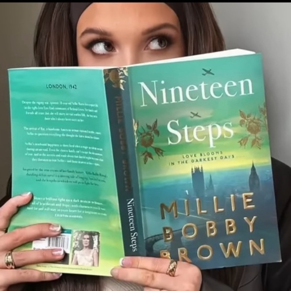 SIGNED Nineteen Steps by Millie Bobby Brown (Stranger Things) 1st Edition NEW - Picture 5 of 7